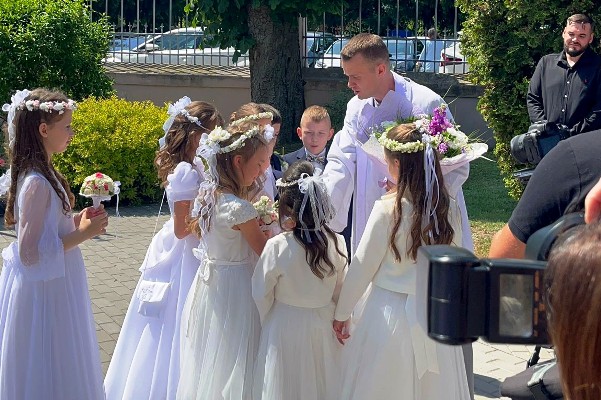 UROCZYSTOŚĆ PIERWSZEJ KOMUNII ŚWIĘTEJ