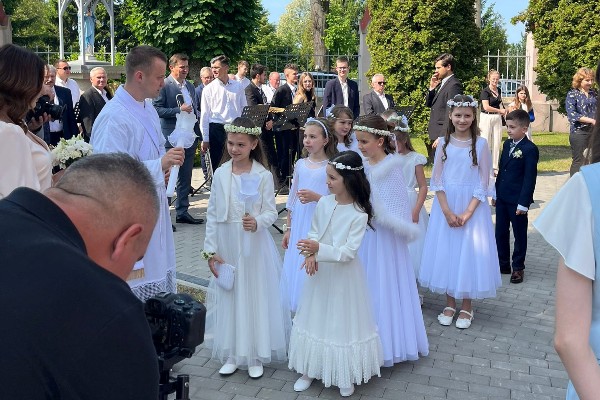 UROCZYSTOŚĆ PIERWSZEJ KOMUNII ŚWIĘTEJ