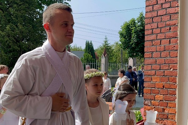 UROCZYSTOŚĆ PIERWSZEJ KOMUNII ŚWIĘTEJ